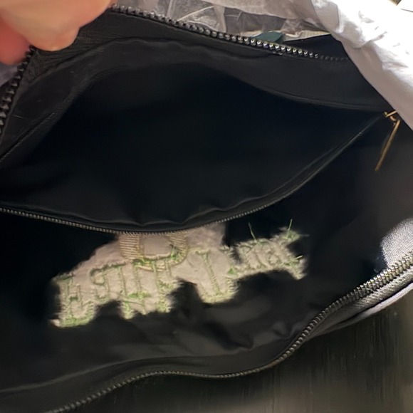 NEW!! Thirty-One Black Crossbody Bag Faith Trust Pixie Dust Embroidered Disney - Picture 6 of 7